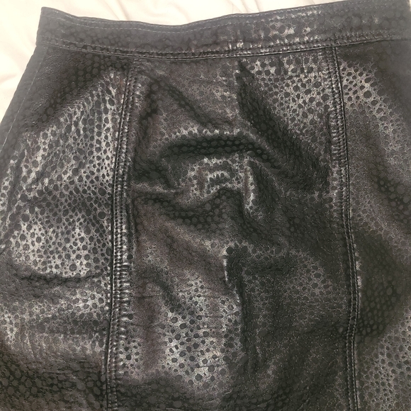 Banana Republic Vintage Animal Print Black Leather Pencil Skirt - Picture 2 of 5